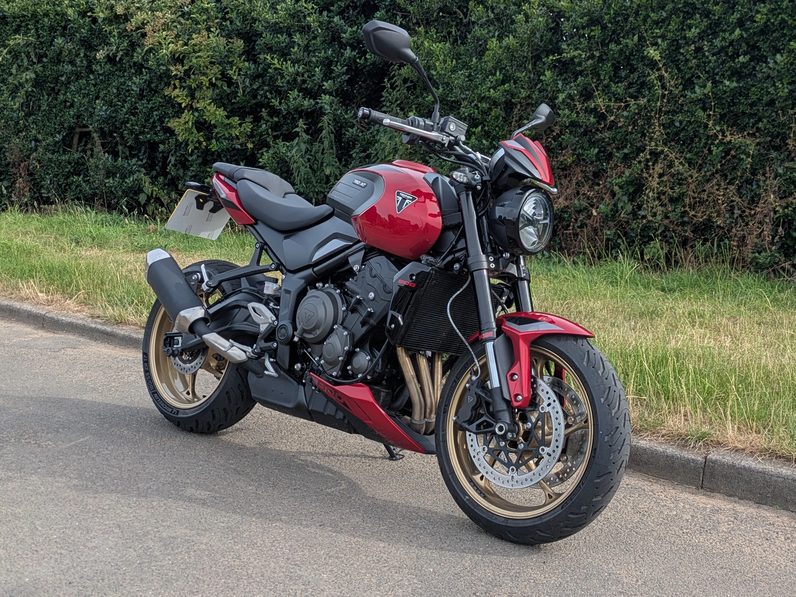 Triumph Trident 800-03