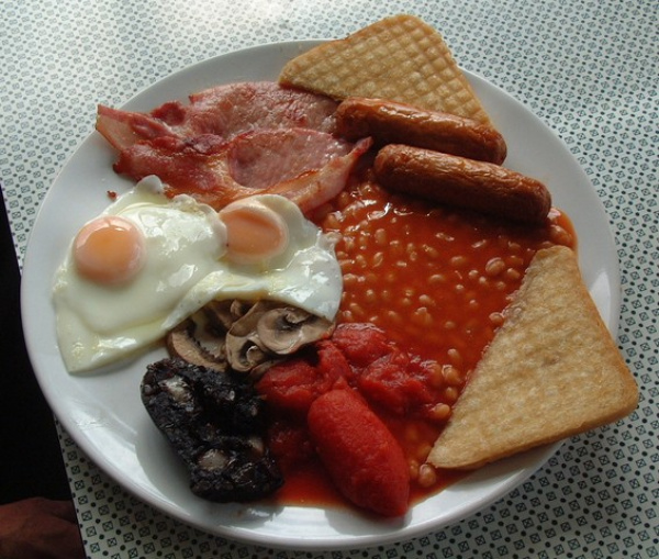A Fromes Hill cafe Full English breakfast