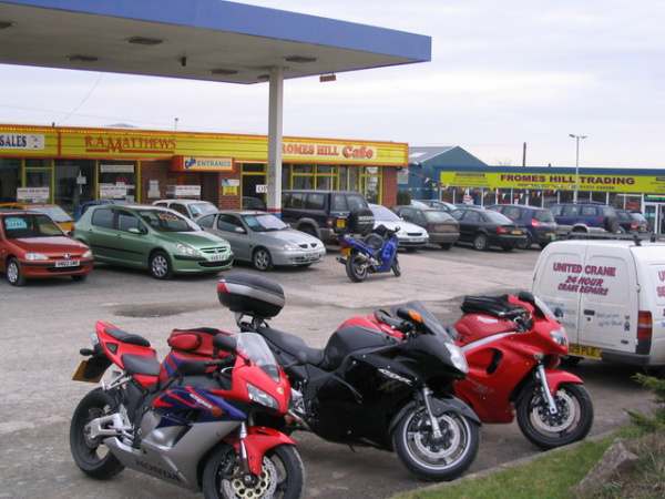 Zoom in Fromes Hill Cafe