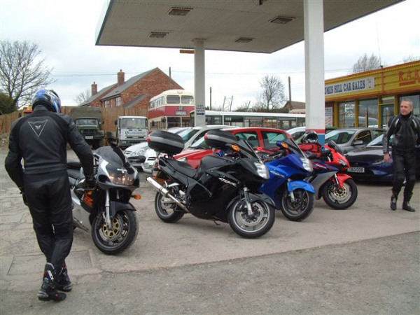 Zoom in Outside Fromes Hill cafe