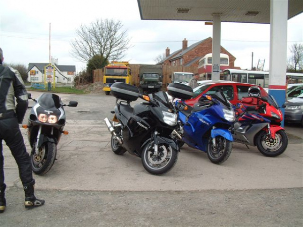 Zoom in Outside Fromes Hill cafe