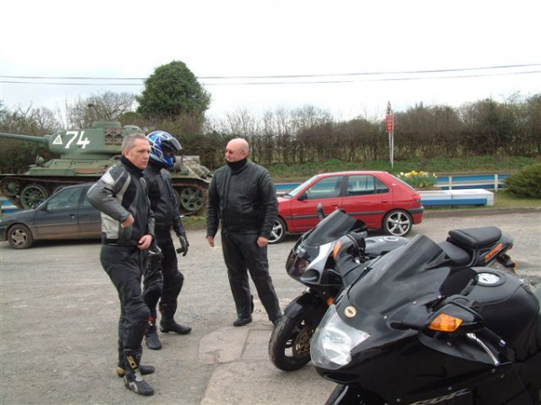 Zoom in Outside Fromes Hill cafe