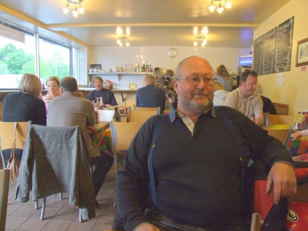 Zoom in Bob at the Long Itch Diner