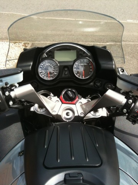 Zoom in Andy's Kawasaki GTR1400