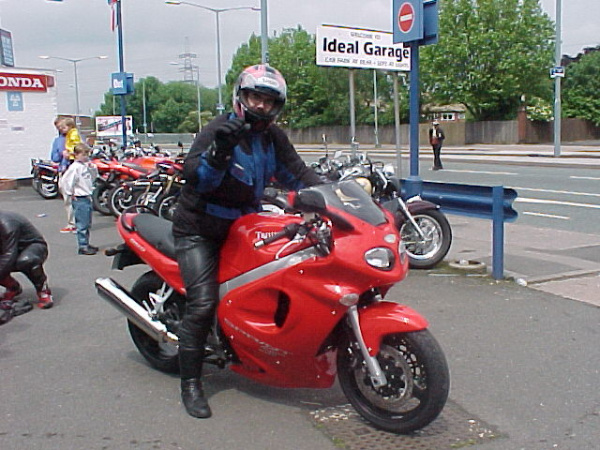 Rig picking up his brand new Triumph Sprint ST - June 1999