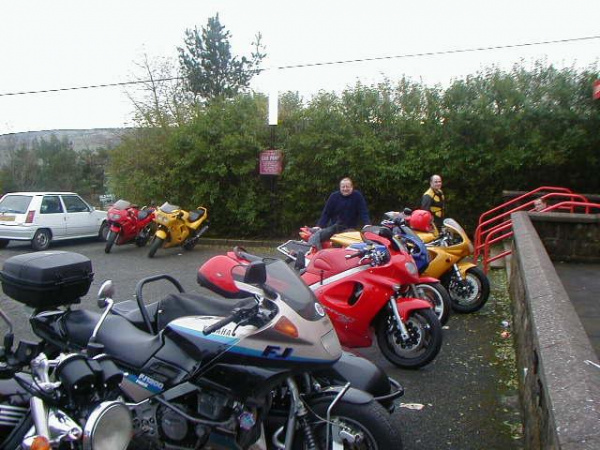 Zoom in Bob's Yamaha FJ1200