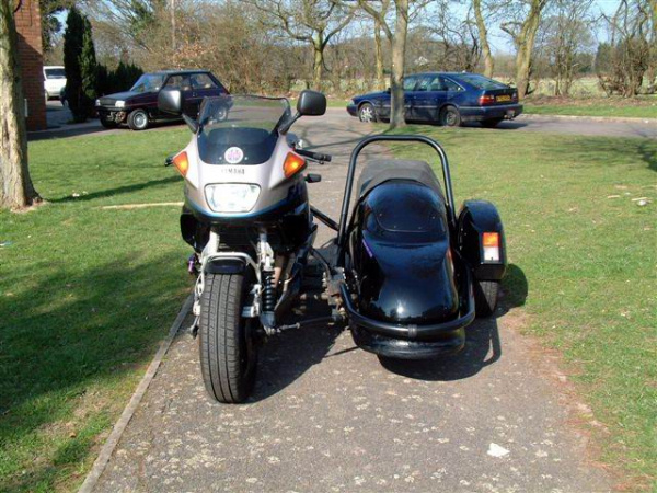 Zoom in Bob's Yamaha FJ1200