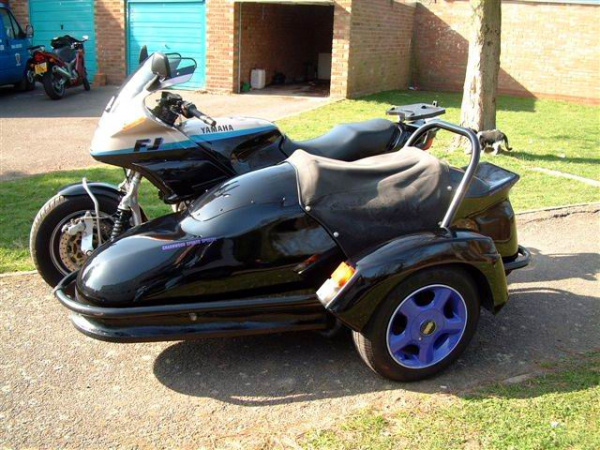 Zoom in Bob's Yamaha FJ1200
