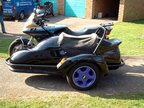 Zoom in Bob's Yamaha FJ1200