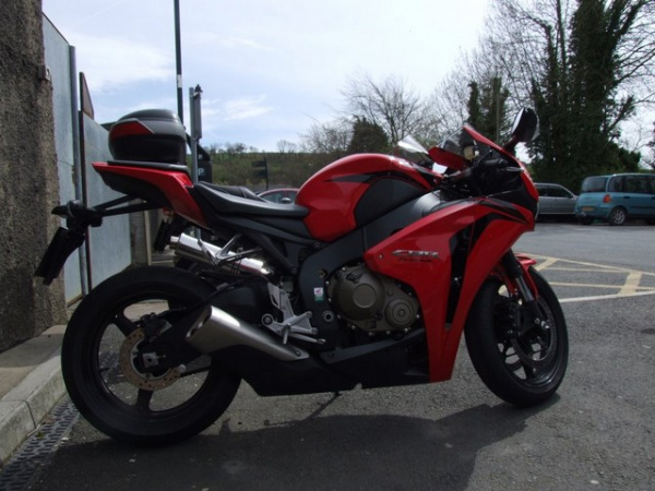Zoom in 270408-15