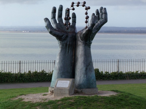 Hand & Molecule sculpture in Ramsgate.