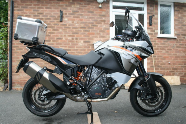 Zoom in KTM 1190 Adventure