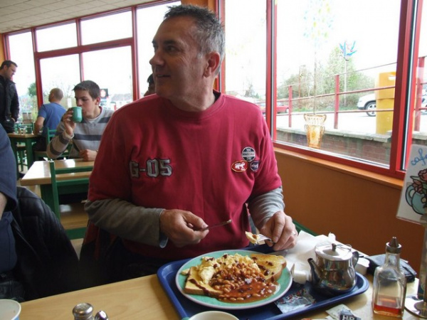 Zoom in Chinny with his Crossgates breakfast