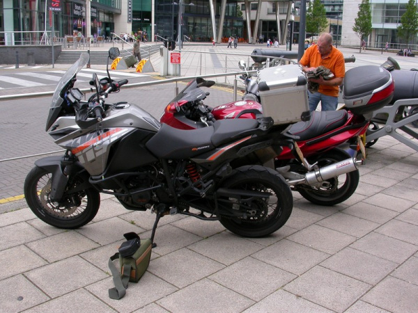 Zoom in KTM 1190 Adventure outside the Royal Armouries Museum