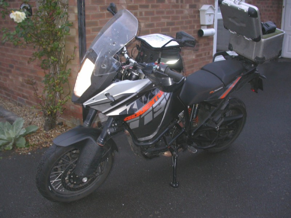 Zoom in Steve's KTM 1190 Adventure