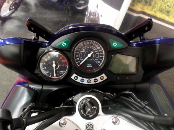 Zoom in Yamaha FJR1300