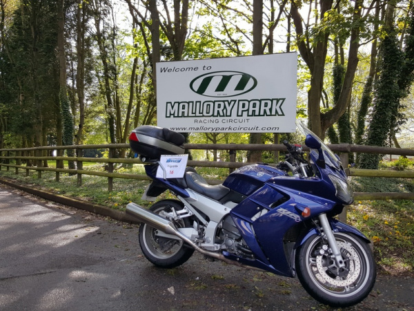 Zoom in Mallory Park