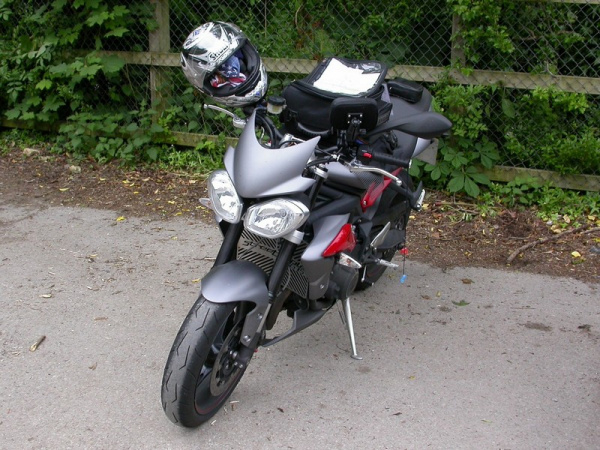 Zoom in Triumph Street Triple R