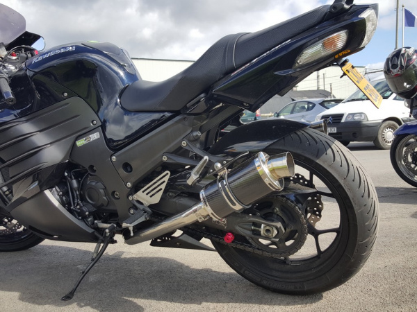 Zoom in Delkevic carbon fibre silencers