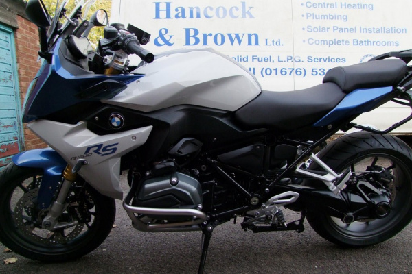 Zoom in Bob's BMW R1200RS