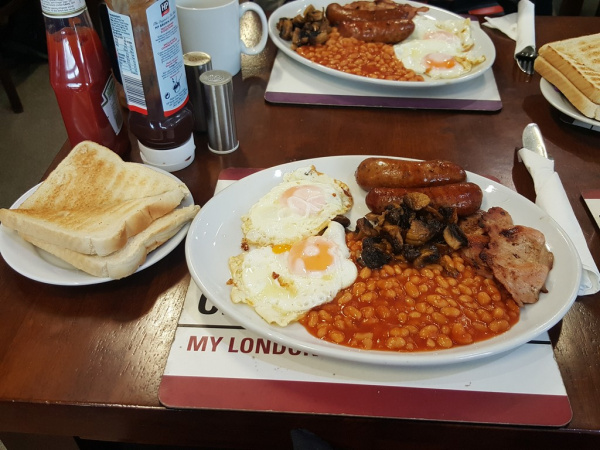 Zoom in Reg's Cafe Large Full English Breakfast