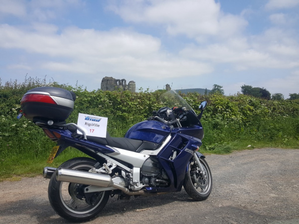 Zoom in Clun Castle