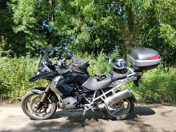 Zoom in BMW R1200 GS