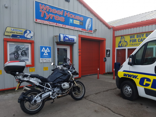 Zoom in Wheel House Tyres