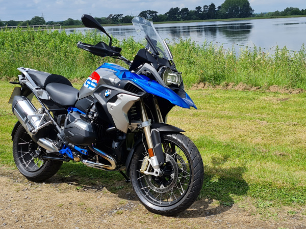 Zoom in BMW R1200GS Rallye