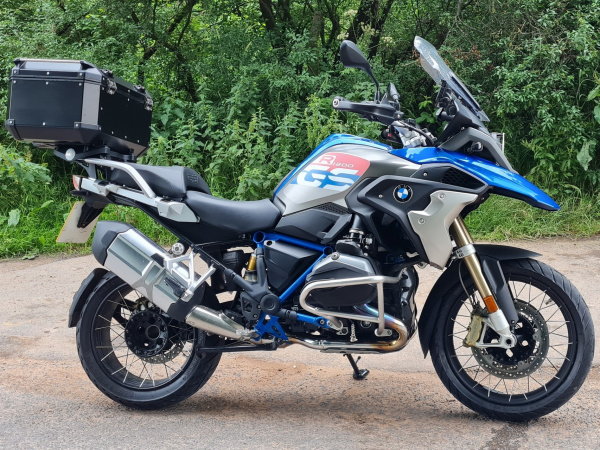 Zoom in BMW R1200GS Rallye