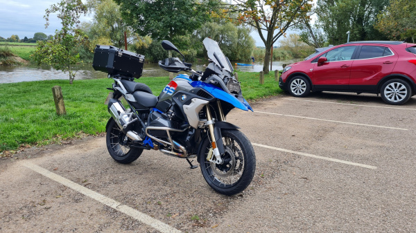 Zoom in BMW R1200GS Rallye