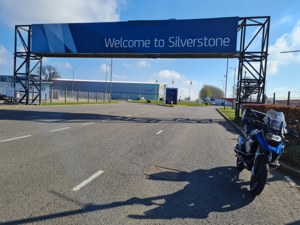 Zoom in Silverstone on the BMW R1200GS