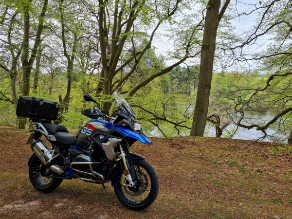 Zoom in BMW R1200GS Rallye