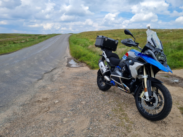 Zoom in BMW R1200GS Rallye