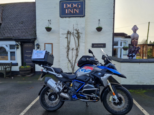 Zoom in Dog Inn