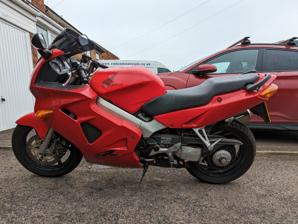 Zoom in Honda VFR800