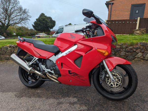 Zoom in Honda VFR800