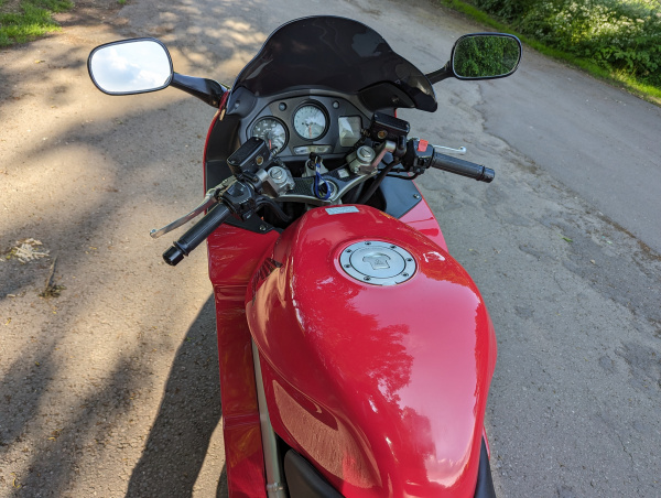 Zoom in Honda VFR 800