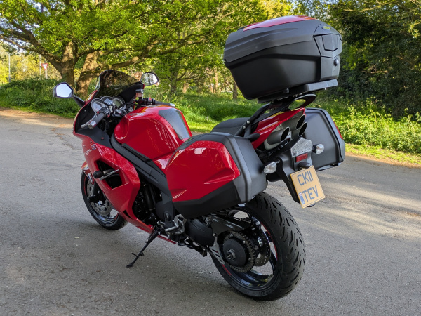 Zoom in Triumph Sprint ST 1050
