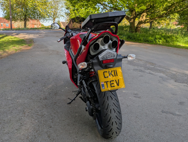 Zoom in Triumph Sprint ST 1050