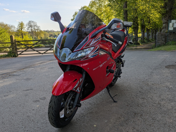 Zoom in Triumph Sprint ST 1050