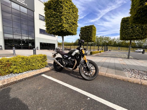 Triumph Scrambler 400 X